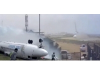 Somali'de ters dönerek alev alan uçağın görüntüleri ortaya çıktı