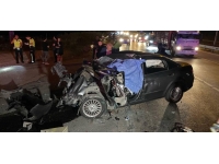 Bursa'da otomobil tırla çarpıştı: 2 ölü, 2 yaralı