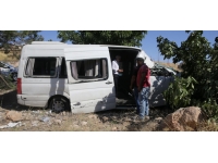 Şanlıurfa'da işçi servis minibüsü devrildi: 18 yaralı