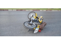 Ağaca çarpan motosiklet sürücüsü hayatını kaybetti