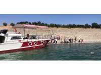 Tunceli’de barajda mahsur kalan vatandaşları jandarma kurtardı