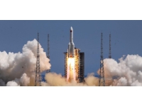 Çin'in uzaya gönderdiği roketin parçaları okyanusa düştü