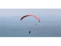 Yamaç paraşütüyle 143 kilometre yol katetti