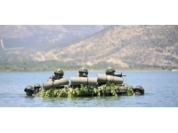 Komandoların su üstü harekatı böyle görüntülendi