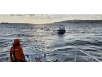 Beylikdüzü açıklarında sürüklenen tekne kurtarıldı