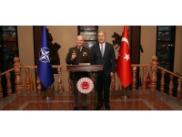 Milli Savunma Bakanı Akar, NATO Avrupa Müttefik Yüksek Komutanı Orgeneral Cavoli'yi kabul etti