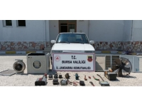 Bursa'da hırsızlık yaptıkları iddiasıyla yakalanan 3 şüpheli tutuklandı