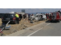 Çanakkale'de trafik kazası: 2 ölü, 5 yaralı