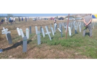 Bosna Hersek'teki savaşta "ölüm kampı"nda öldürülen 700 kurban anıldı