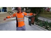 Temizlik görevlisinin eğlenceli dansı