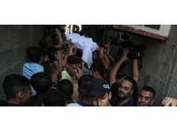 İsrail'in saldırılarında hayatını kaybeden 5 Filistinlinin naaşı toprağa verildi