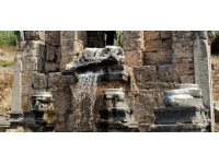 Perge Antik Kenti'ndeki çeşmeden 1800 yıl sonra yeniden su aktı