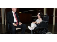 Cumhurbaşkanı Erdoğan cam kemik hastası Hira Cinali'yı kabul etti