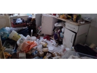 Ankara'da apartman dairesinden 1 kamyonet çöp çıktı