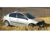 Sivas'ta devrilen otomobildeki 5 kişi yaralandı