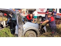 Çanakkale'de otomobil tırla çarpıştı: 1 ölü