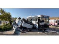 Gaziantep'te 2 işçi servisi çarpıştı: 19 yaralı