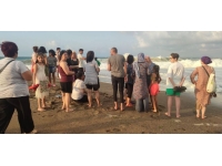 Sahilde oynarken dalgalara kapıldı