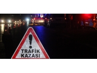 Adana’da otomobil şarampole devrildi: 2 yaralı
