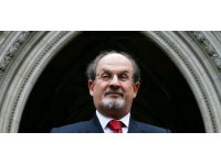 'Şeytan Ayetleri' kitabının yazarı Selman Rüşdi'ye saldırı