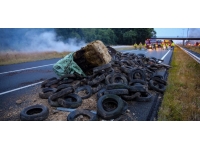 Hollanda'daki çiftçi protestolarında 100'den fazla kişi gözaltına alındı