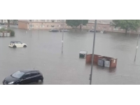 Aşırı sıcakların etkili olduğu İngiltere'de şiddetli yağış görüldü