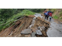 Hindistan'da etkili olan aşırı yağışta 10 kişi öldü