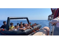 İzmir'de 128 düzensiz göçmen kurtarıldı