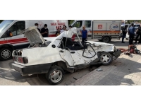 Aksaray'da otomobil kamyona çarptı: 2 ölü
