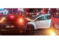 Mersin'de iki araç çarpıştı: 1 ölü, 4 yaralı