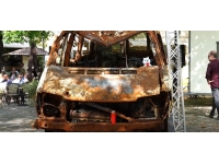 Butça'da kurşunlandıktan sonra yanan araç Berlin'de sergileniyor