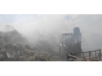 Ardahan'da çıkan yangında bir ev ve iki ahırda hasar oluştu