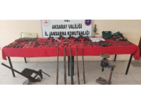 Aksaray'da cephanelik dolu eve baskın