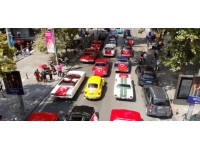 İstanbul'da klasik otomobillerle zafer korteji