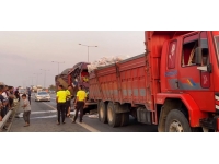 Kontrolden çıkan tır kamyona arkadan çarptı: 1 ölü, 3 yaralı