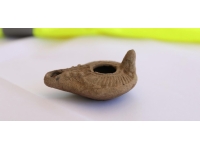 Diyarbakır'daki tarihi surlarda 1500 yıllık kandil bulundu