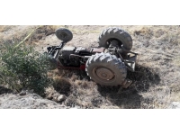 Malatya'da devrilen traktörün sürücüsü öldü