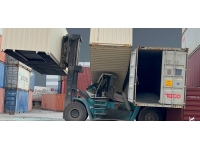 Kocaeli'de konteynerin forkliftin üzerine düşmesi sonucu operatör yaralandı