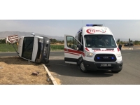 Elazığ’da minibüs ile hafif ticari araç çarpıştı: 3 yaralı