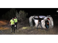 Kırıkkale'de devrilen otomobildeki 2 kişi yaralandı