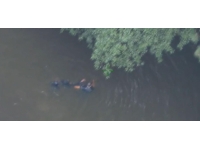 ABD'de polis şüpheliyi yüzerek yakaladı