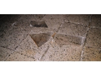 Yüzüne plastik cisim düşen kadın yaralandı