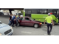 Kocaeli'de iki otomobilin çarpıştığı kazada 1 kişi yaralandı