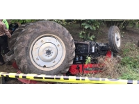 Hafif ticari araç ile traktör çarpıştı: 7 yaralı