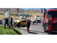 Malatya'da kamyon ile taksi çarpıştı: 4 yaralı