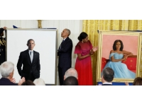 Obama çiftinin resmi portreleri Beyaz Saray'da tanıtıldı