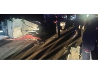 Isparta'da iki tırın çarpıştığı kazada 2 kişi öldü