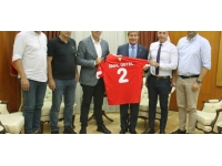Başbakan Üstel KTFF Başkanı Sertoğlu ve heyetini kabul etti