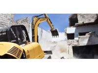 Siirt'te metruk binaların yıkımı yapıldı