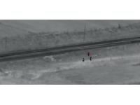 Menfeze patlayıcı tuzaklamaya çalışan teröristler termal kamerada